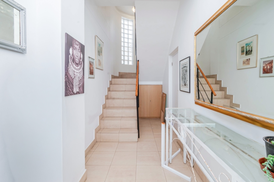 3 Bedroom Property for Sale in Sea Point Western Cape